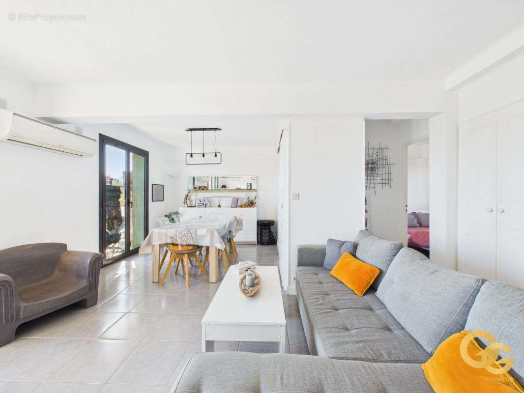 Appartement à MANDELIEU-LA-NAPOULE