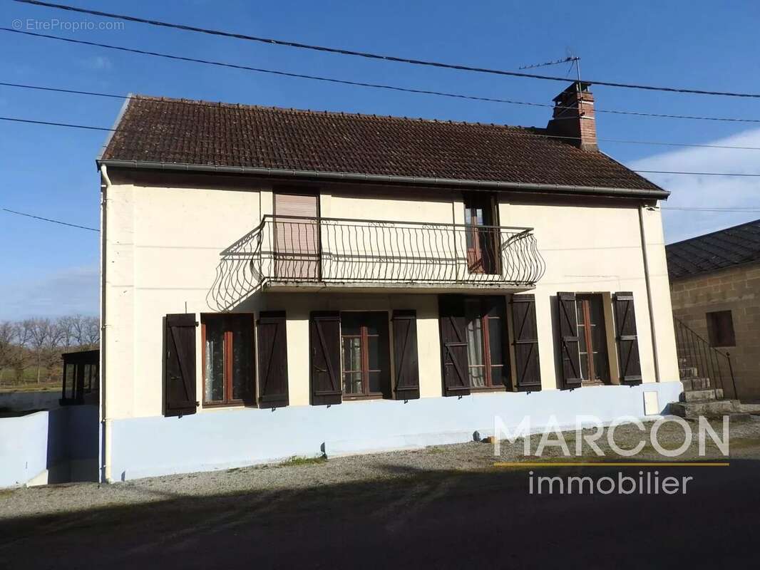 Maison à LAVAVEIX-LES-MINES