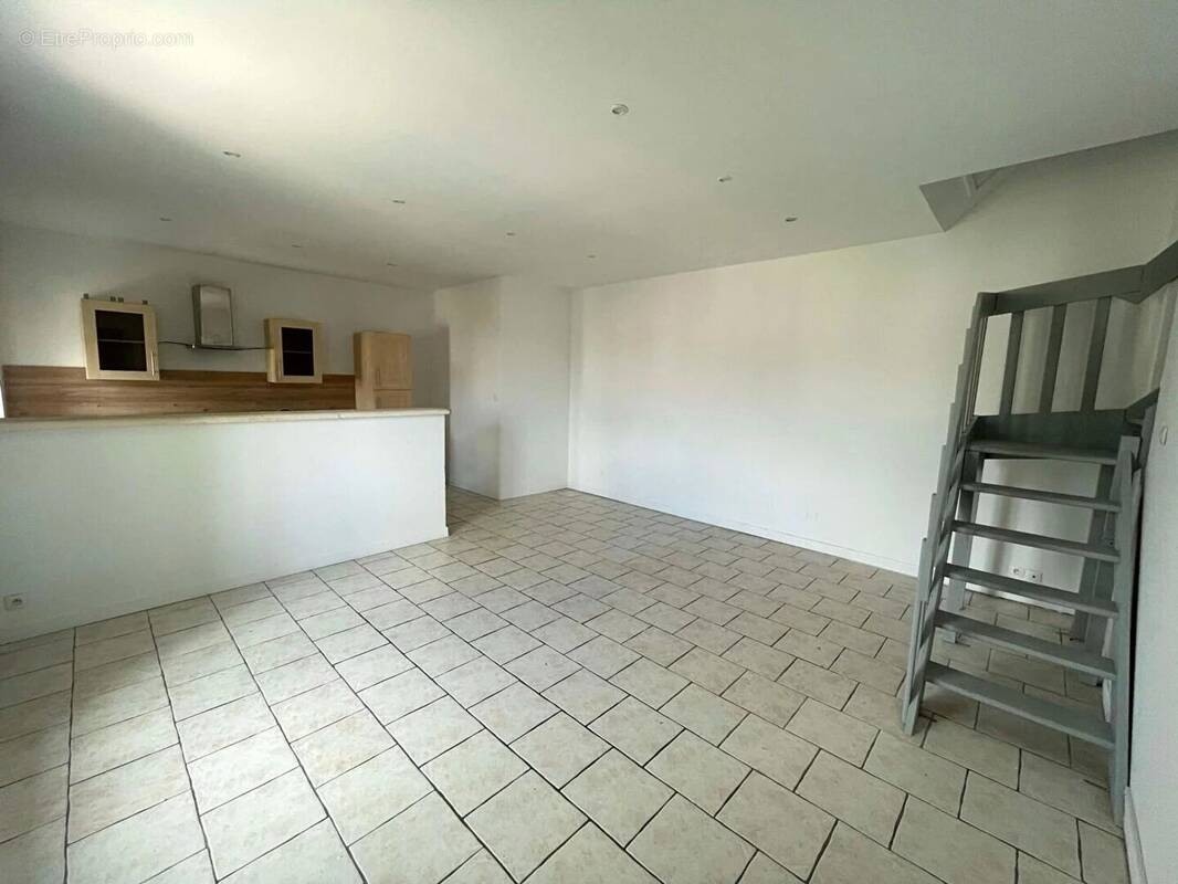 Appartement à NOVES