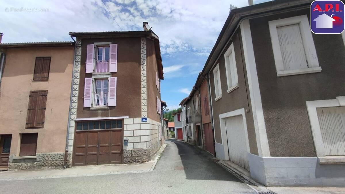 Maison à OUST