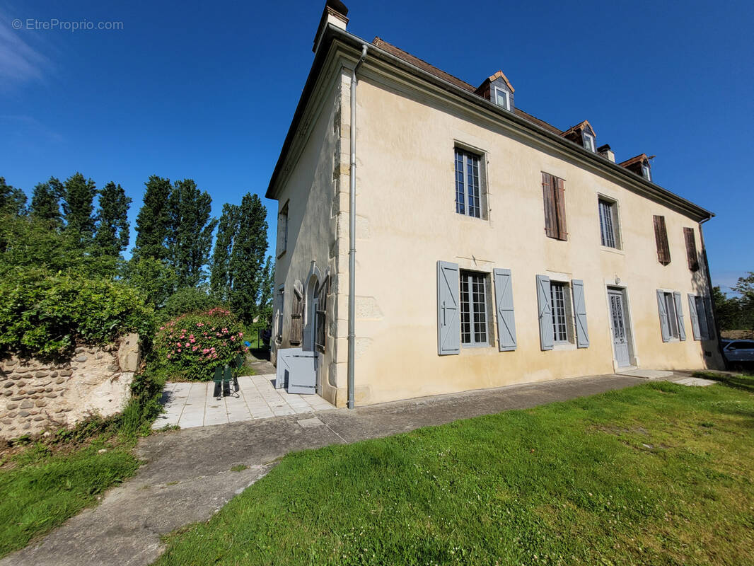 Maison à POMPS