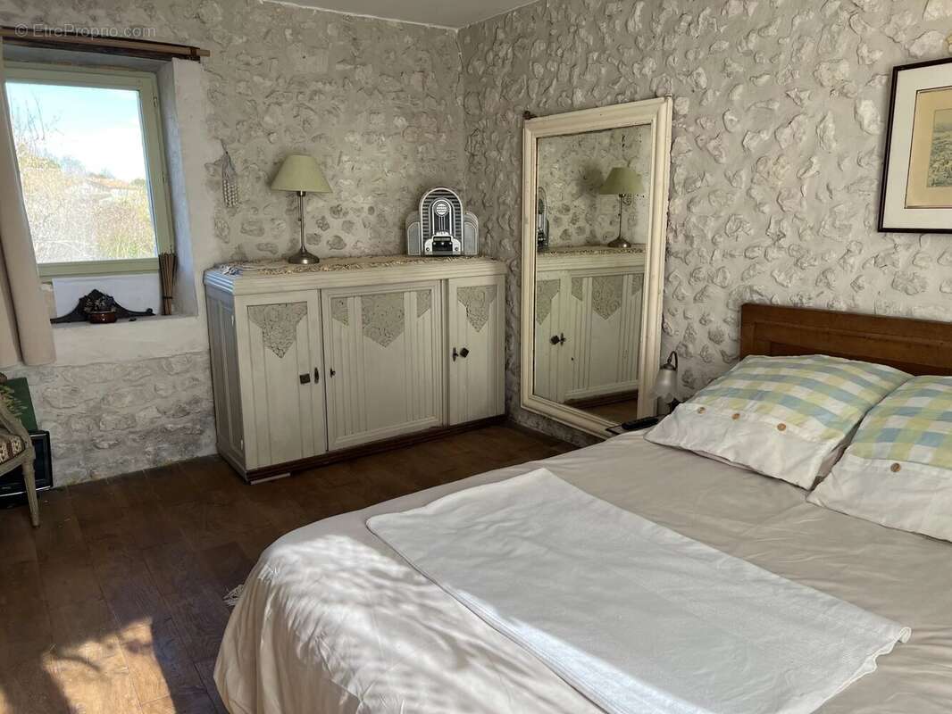 Maison à BOUTEILLES-SAINT-SEBASTIEN