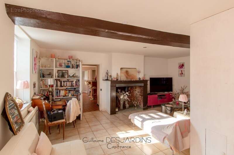 Maison à LA FERTE-FRENEL