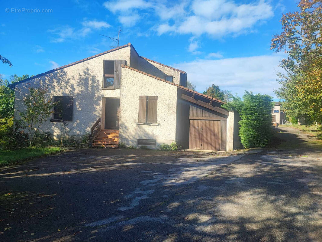 Maison à ALBOUSSIERE