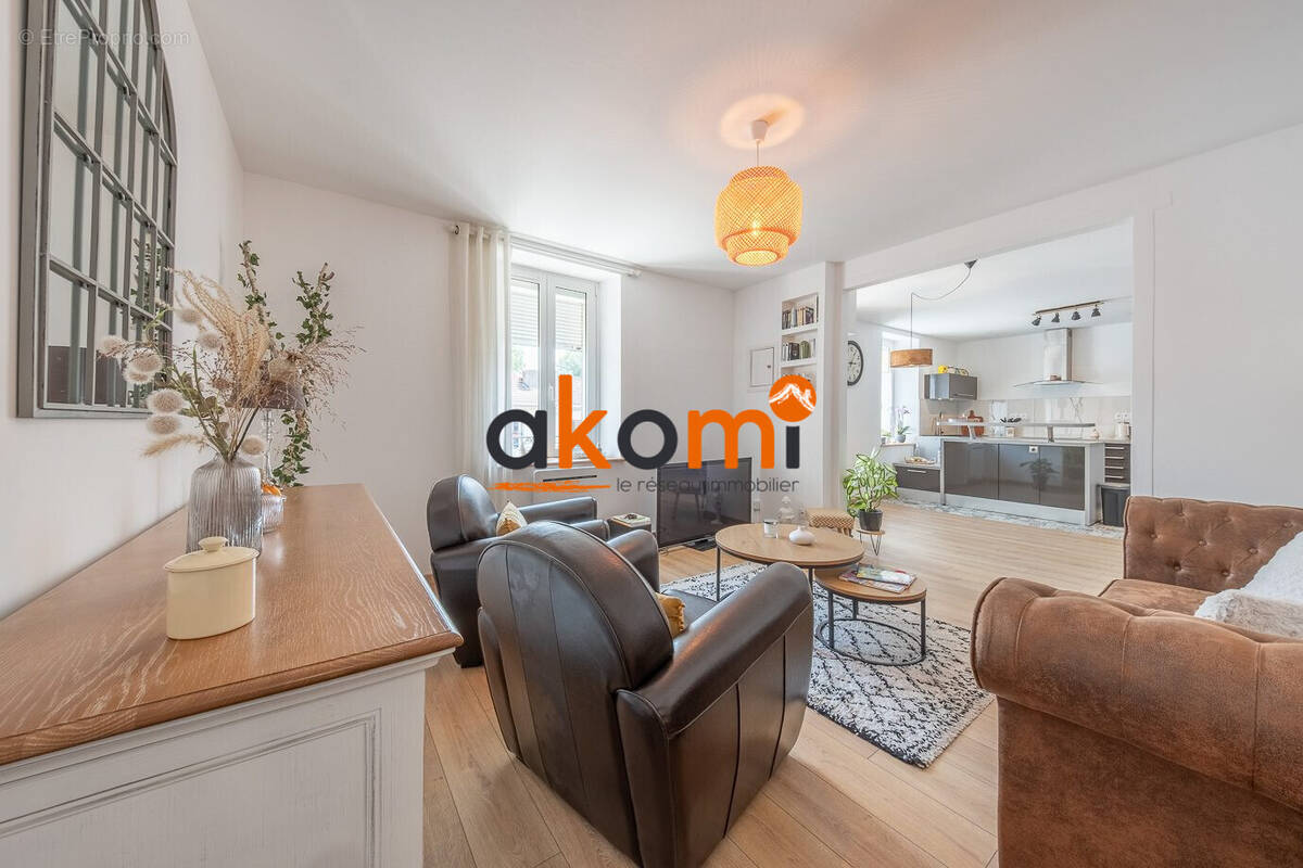 Appartement à CUSTINES