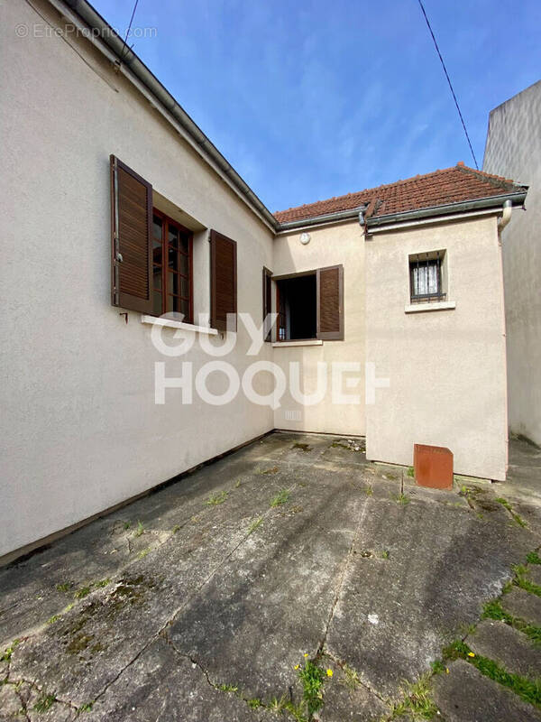 Maison à STAINS