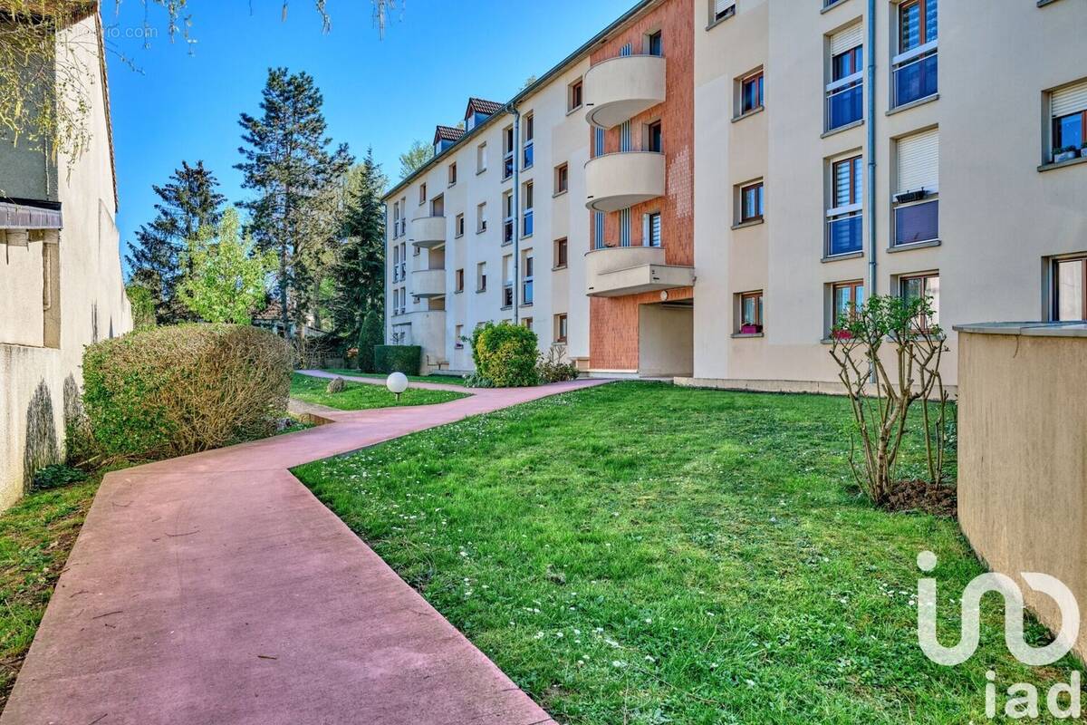 Photo 1 - Appartement à LE PLESSIS-TREVISE