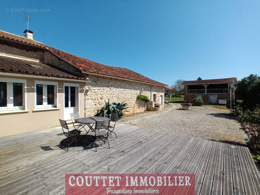 Maison à LA ROCHEFOUCAULD