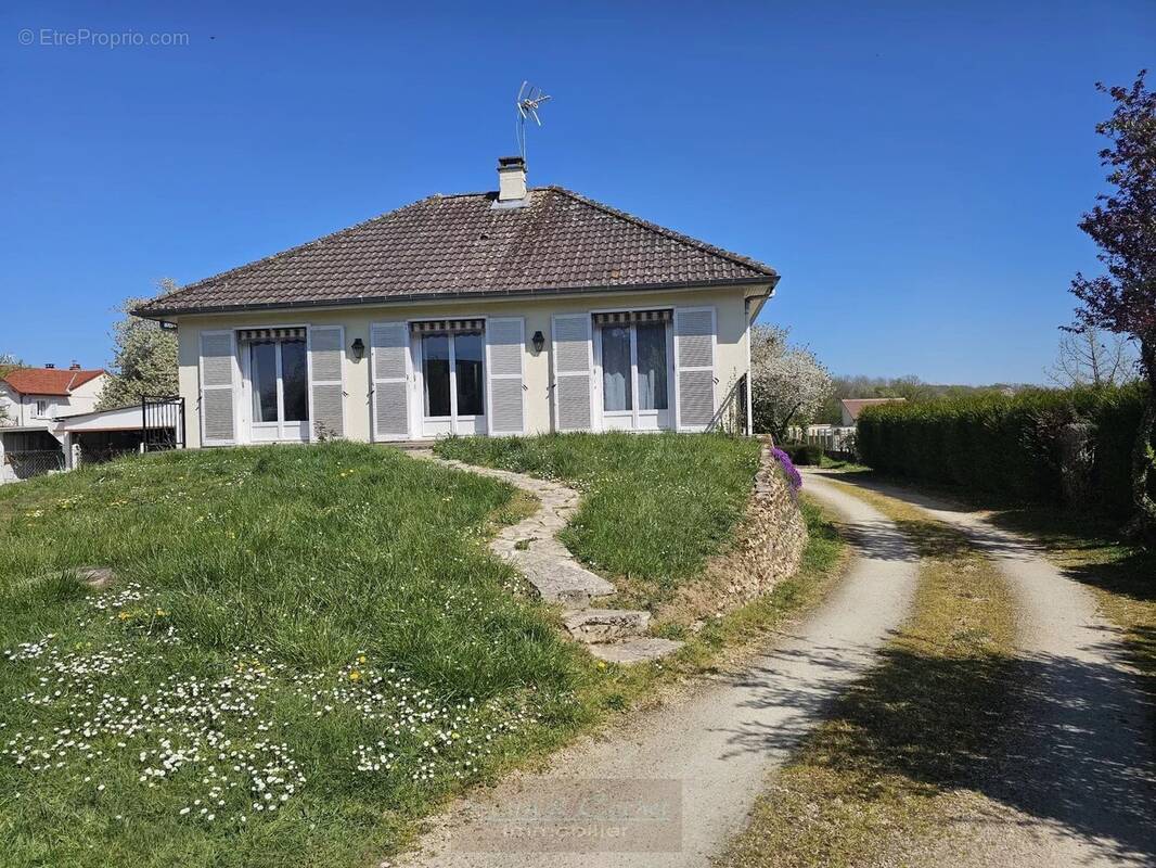 Maison à CHUELLES