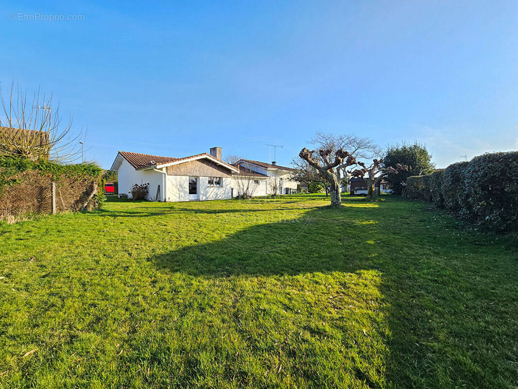 Maison à MIOS