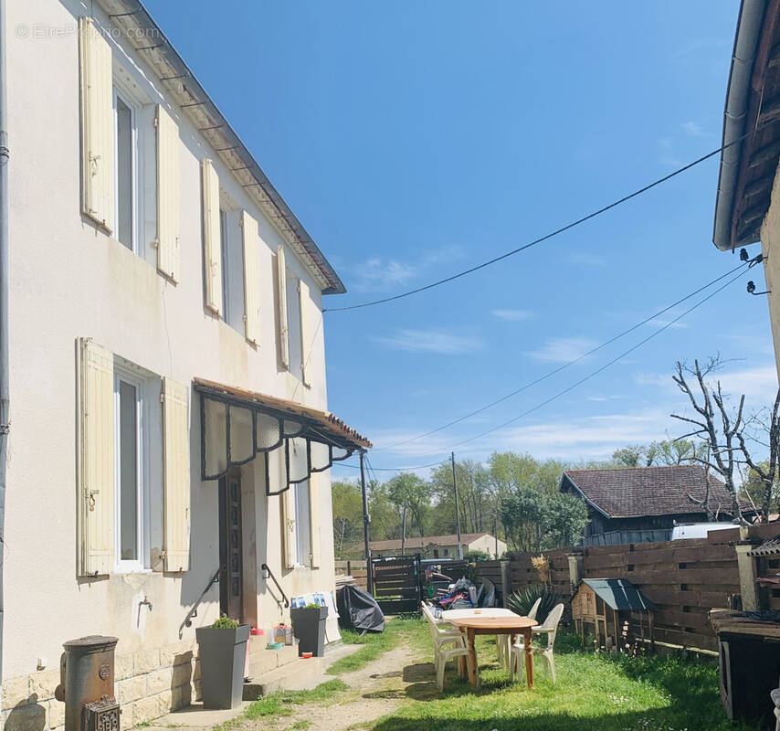 Maison à NOAILLAN