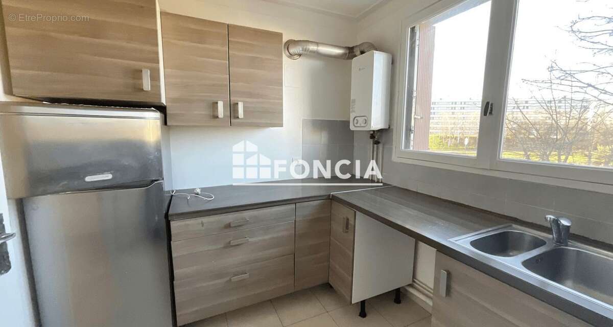 Appartement à LES CLAYES-SOUS-BOIS