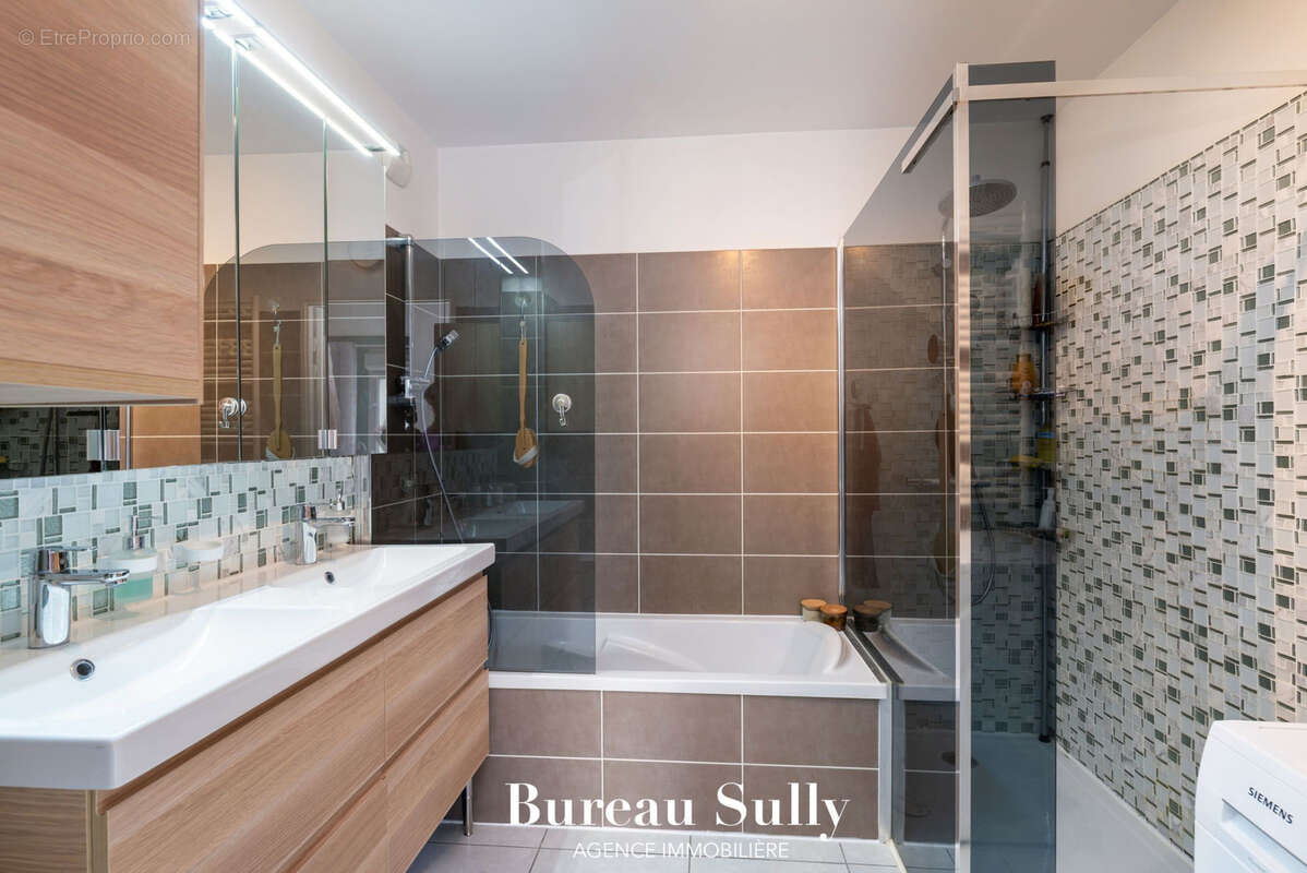 Appartement à SATHONAY-CAMP