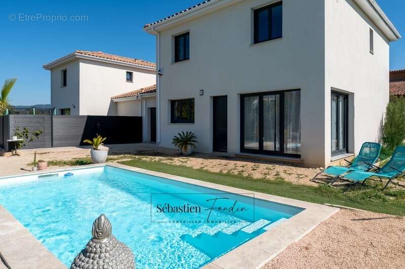 Maison à LE CASTELLET