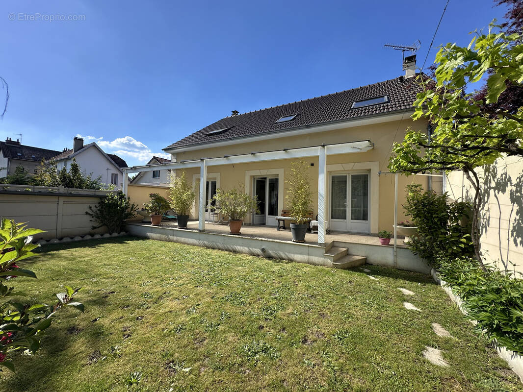 Maison à STAINS