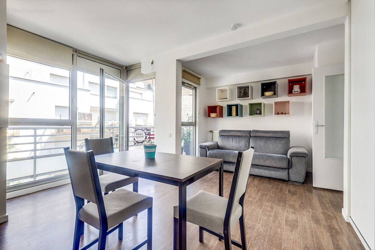 Appartement à PARIS-14E