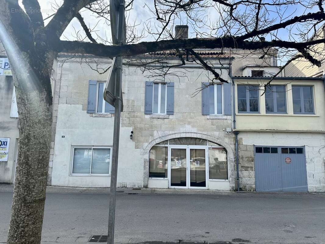 Maison à CHALAIS
