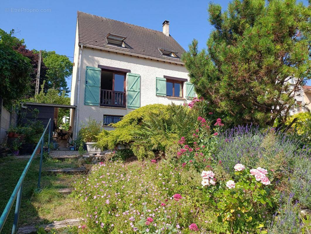 Maison à COMBS-LA-VILLE