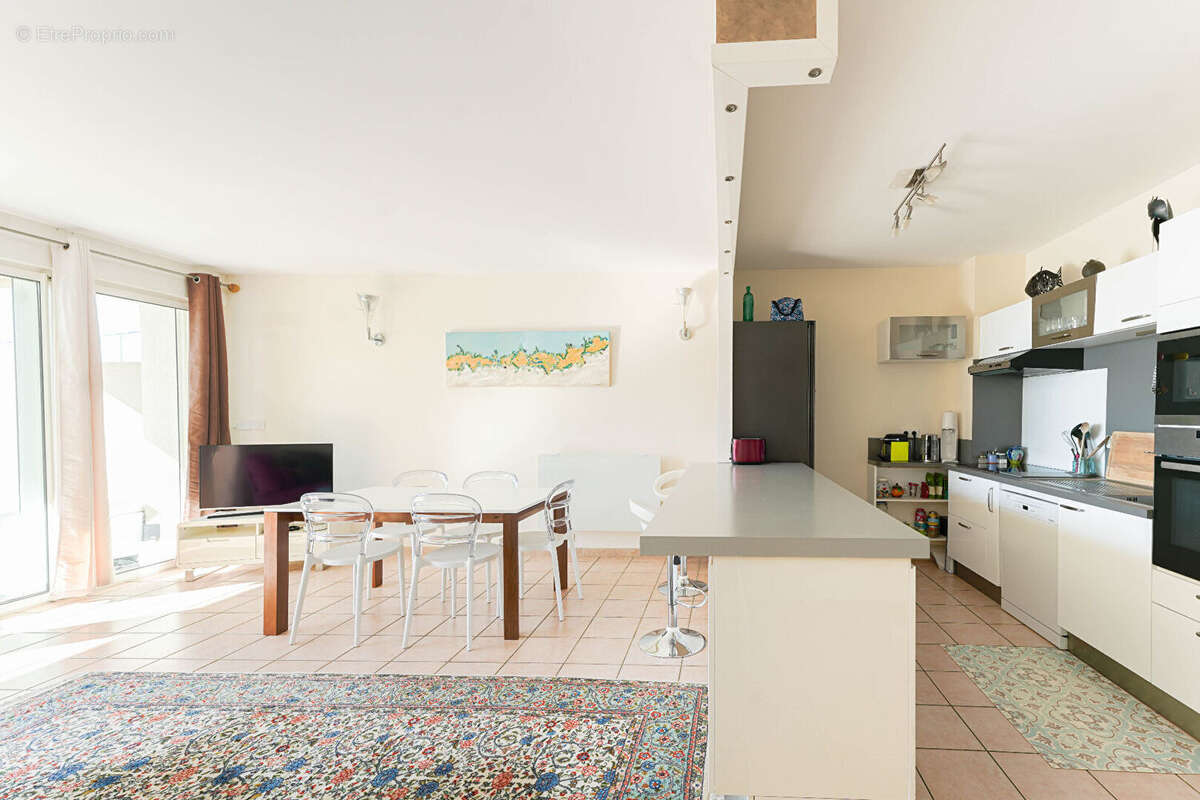 Appartement à CARRY-LE-ROUET