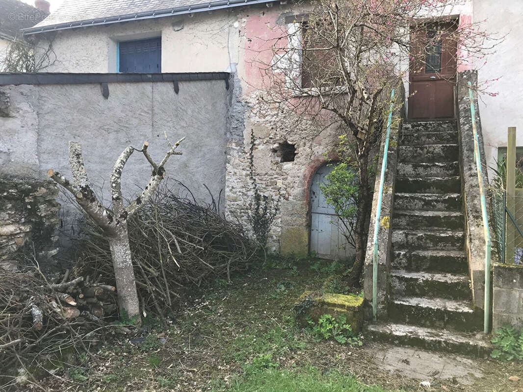Maison à REIGNAC-SUR-INDRE