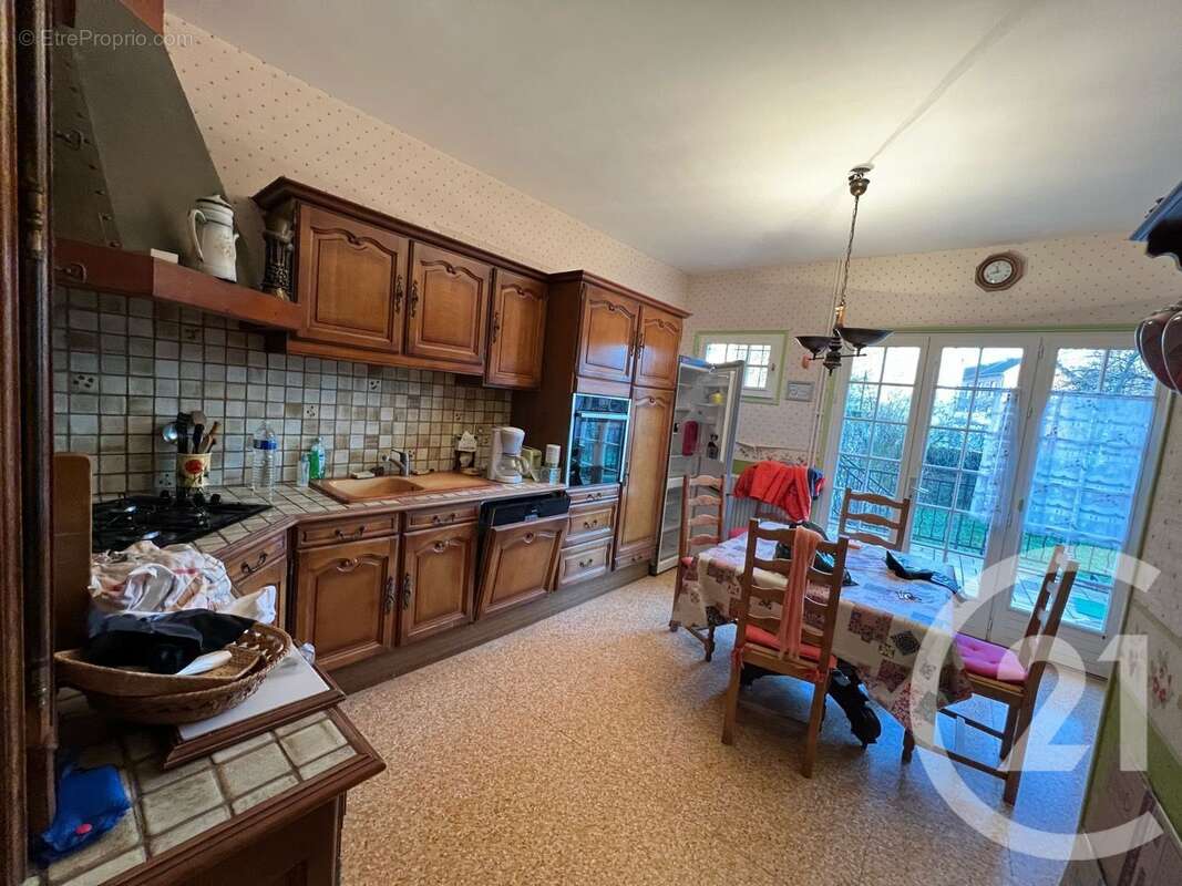 Maison à LA FERE
