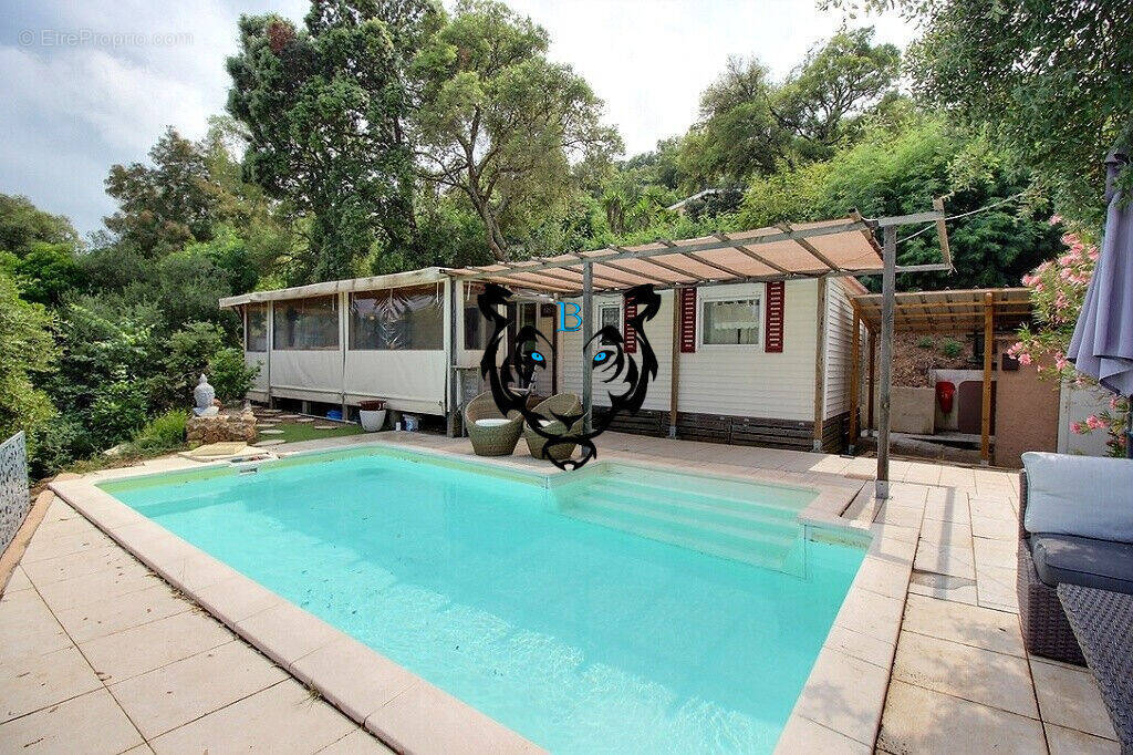 Maison à LE MUY