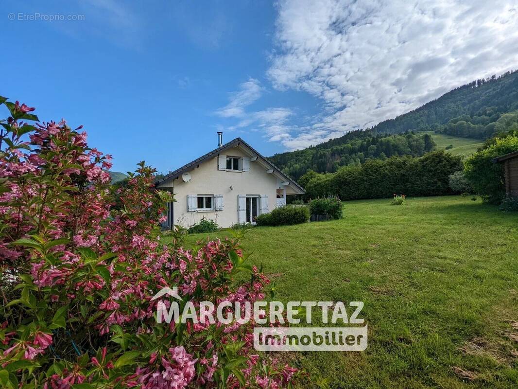 Maison à ONNION