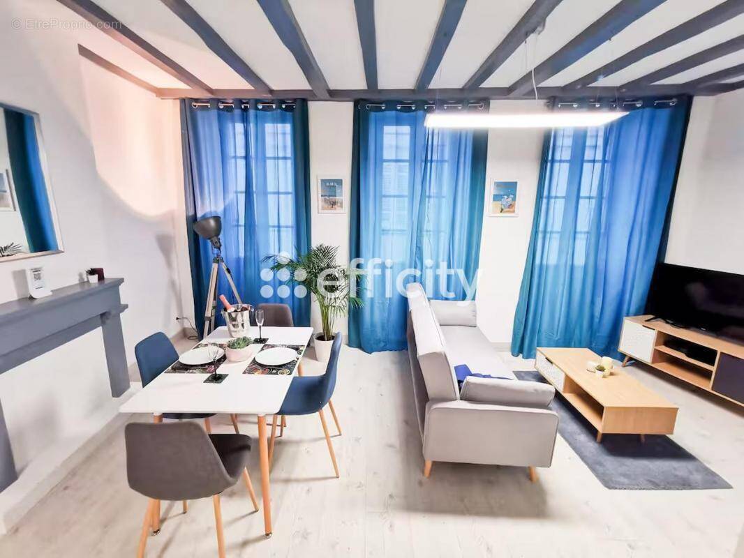 Appartement à SAINTES