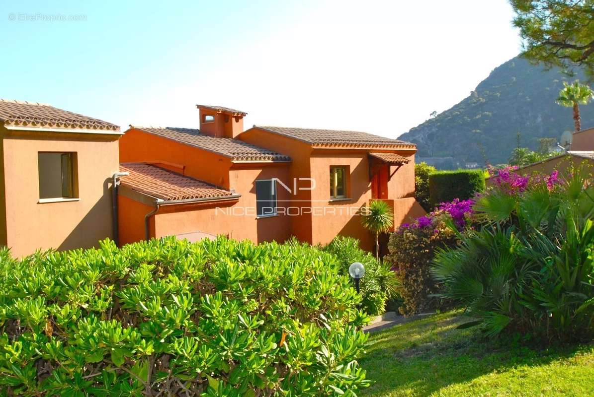 Appartement à EZE