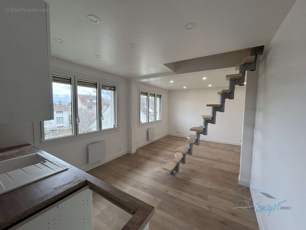 Appartement à LARDY