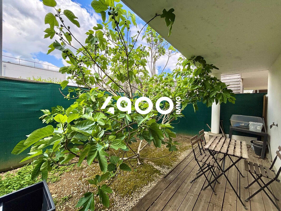 Appartement à SAINTE-GENEVIEVE-DES-BOIS