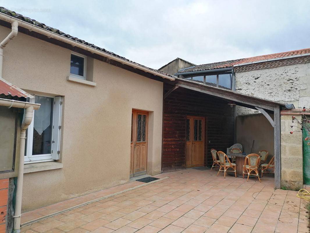 Maison à VIHIERS