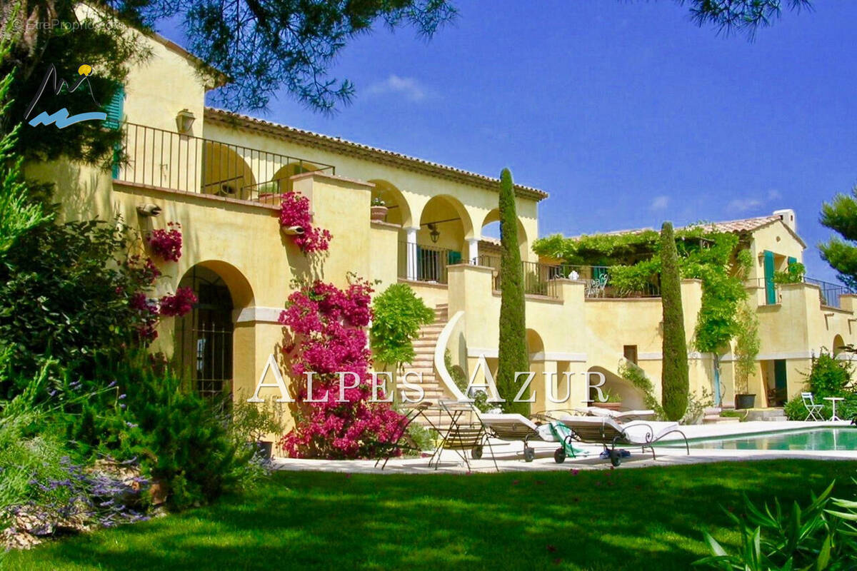 Maison à CARROS