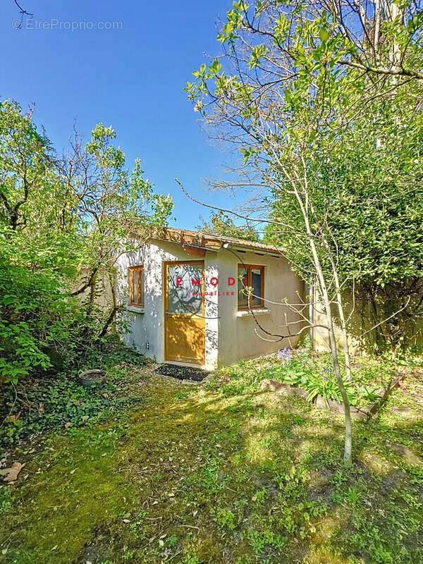 Petite maisonette aménagée - Maison à SAINT-MAUR-DES-FOSSES
