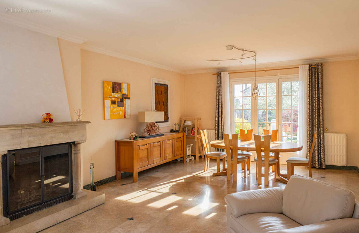 Maison à VAIRES-SUR-MARNE