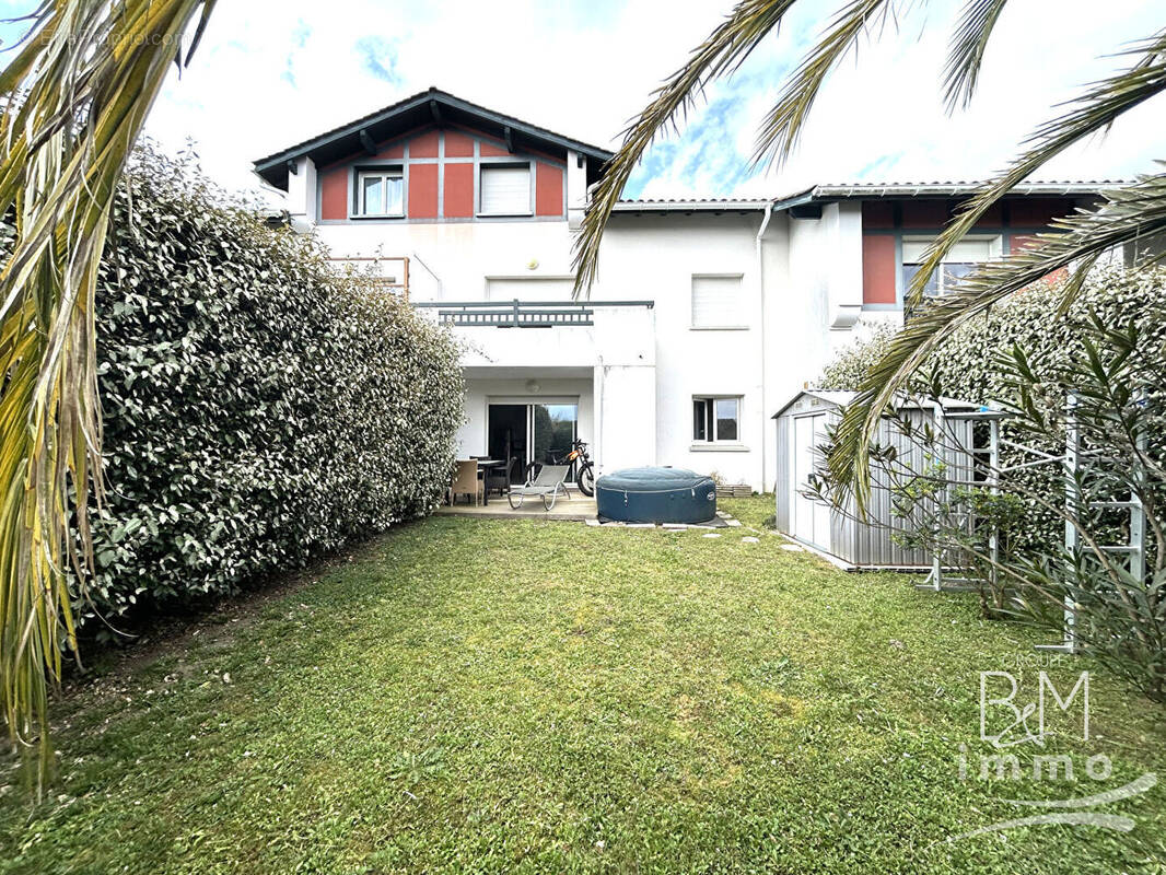 Appartement à TOSSE