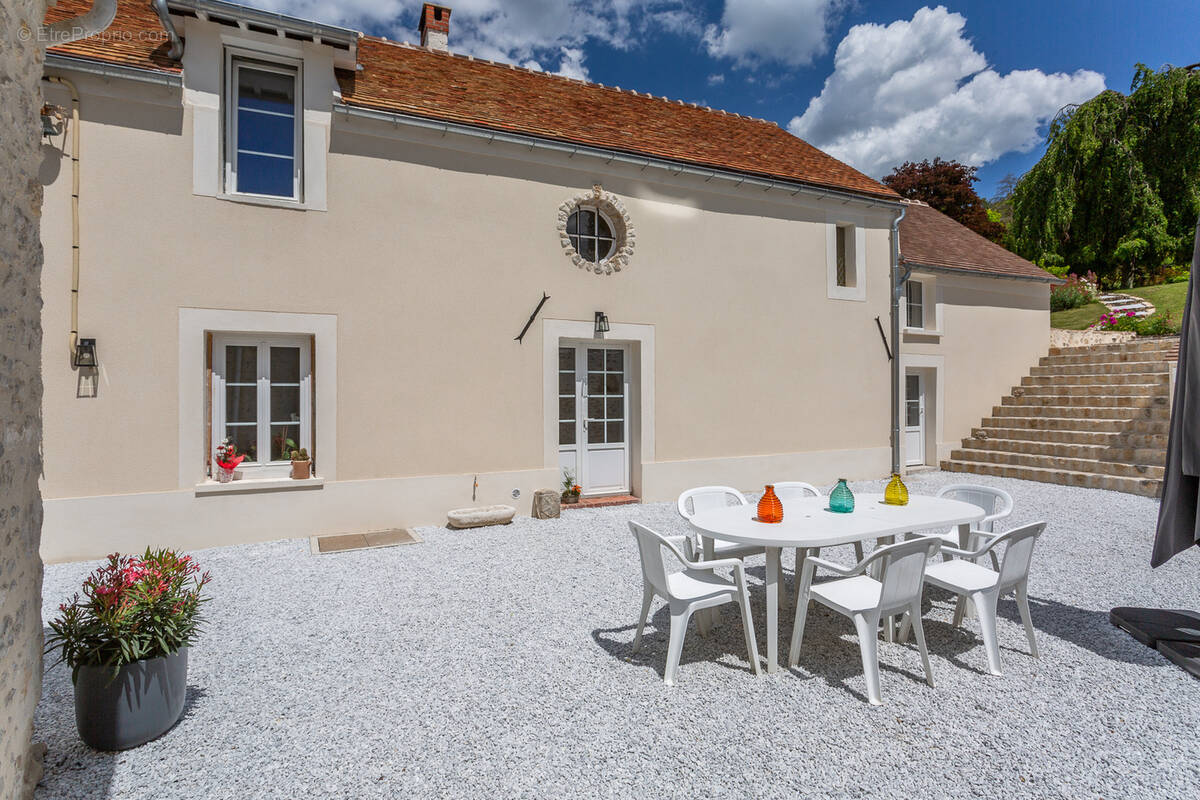 Maison à ORMOY-LA-RIVIERE