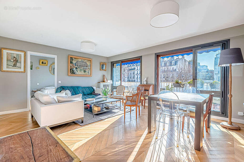 Appartement à PARIS-12E