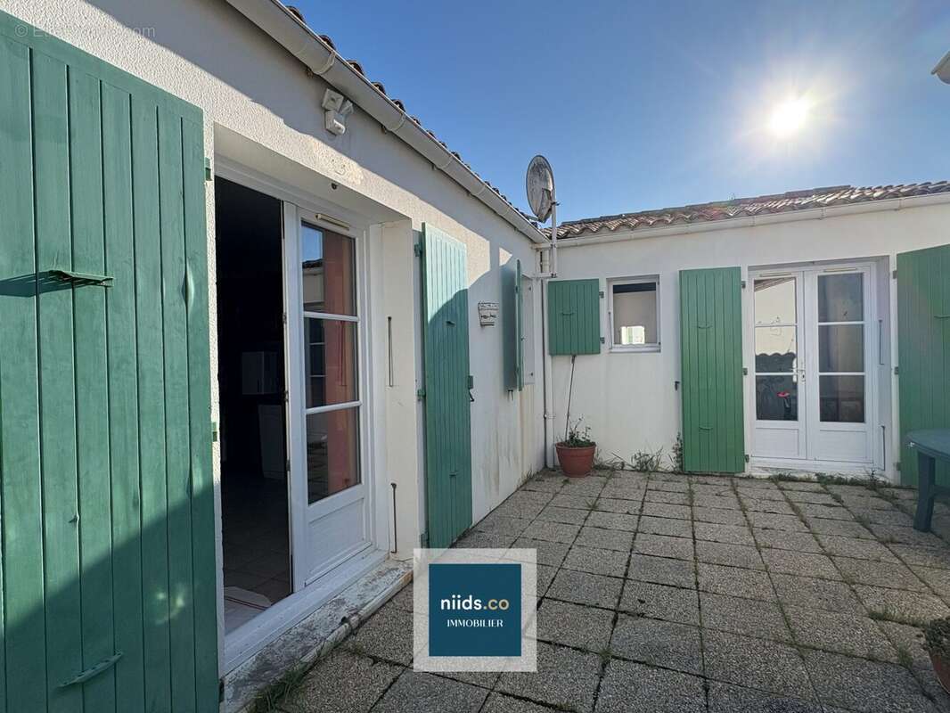 Maison à SAINT-CLEMENT-DES-BALEINES