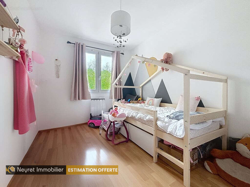 Appartement à SAINT-GENIS-LAVAL