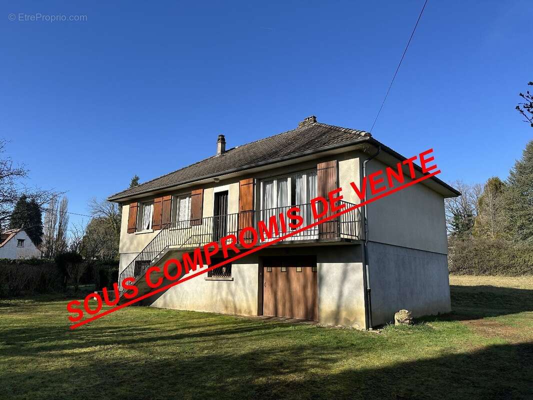 Maison à SAINT-YRIEIX-LA-PERCHE