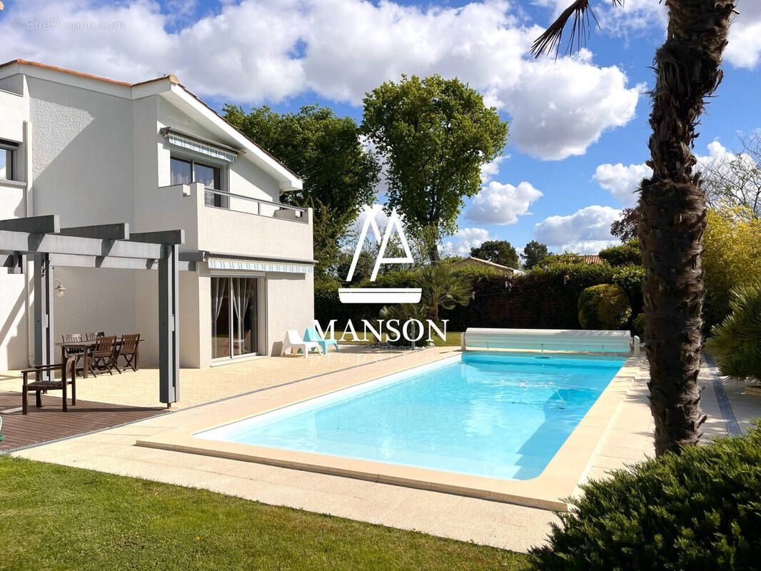 Maison à BLANQUEFORT
