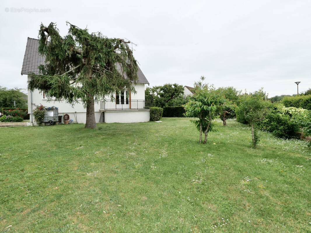 Maison à LE CHATELET-EN-BRIE