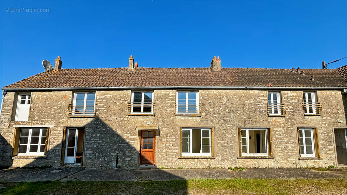 Maison à ETAMPES