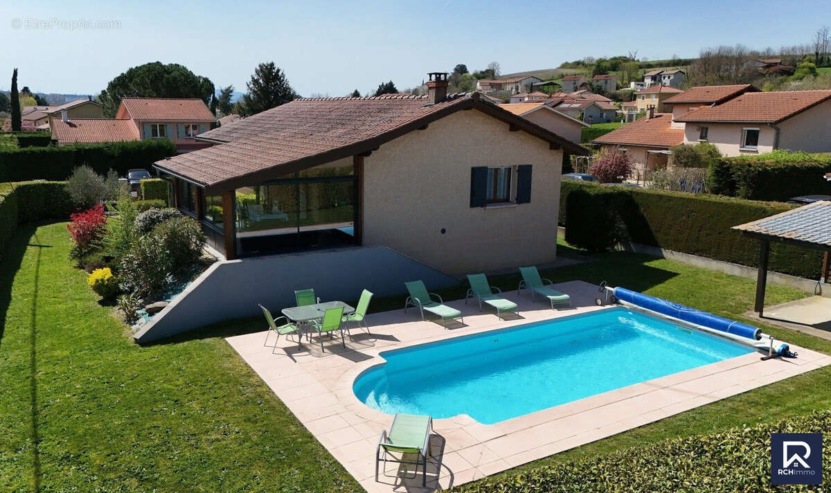 Maison à LUZINAY