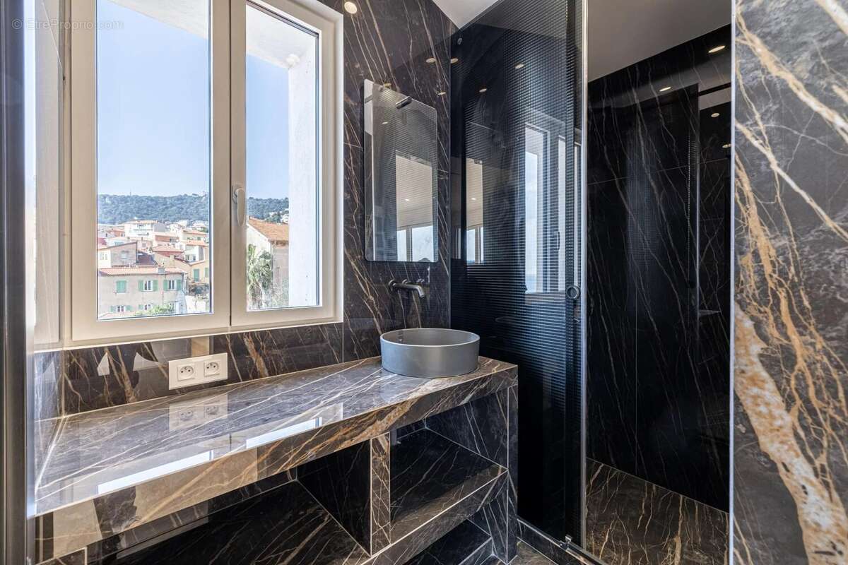 Appartement à VILLEFRANCHE-SUR-MER