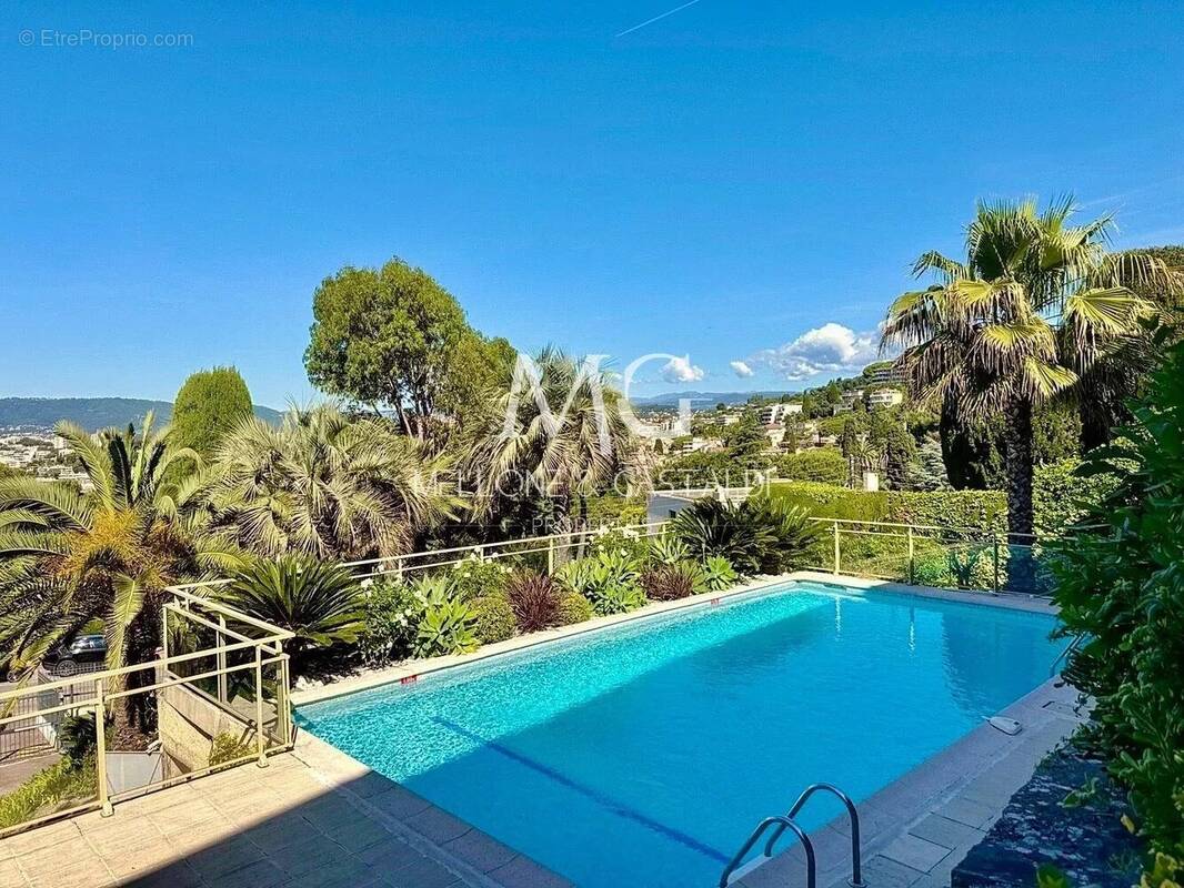 Appartement à LE CANNET