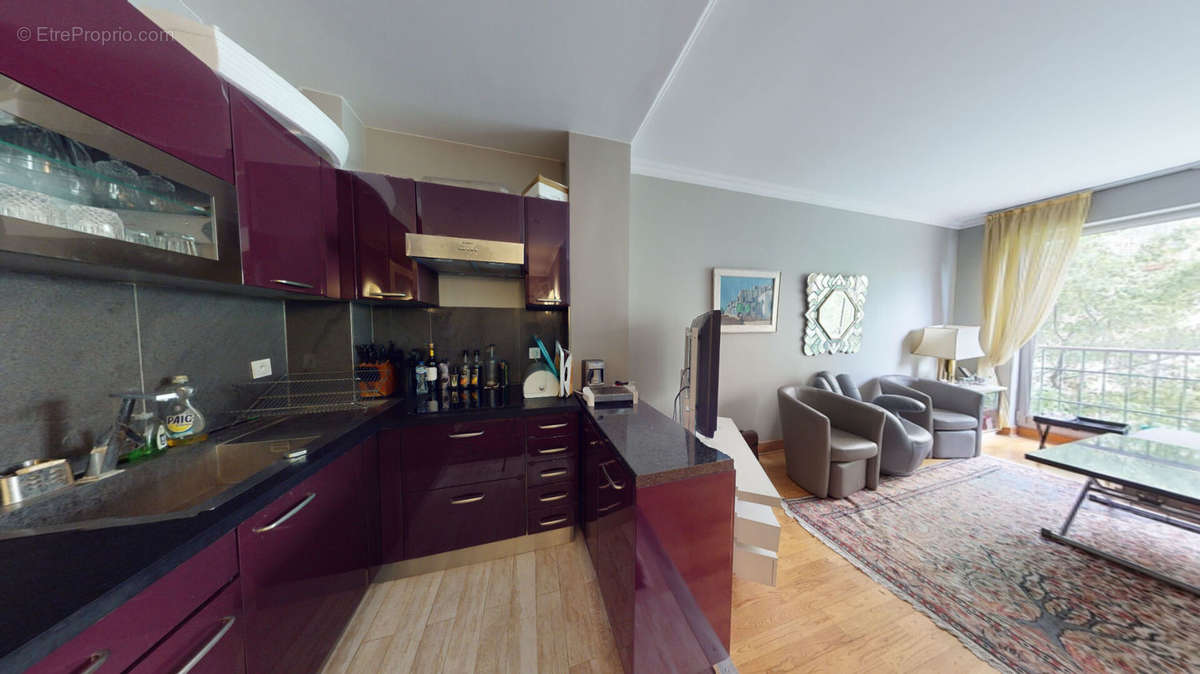 Appartement à PARIS-16E