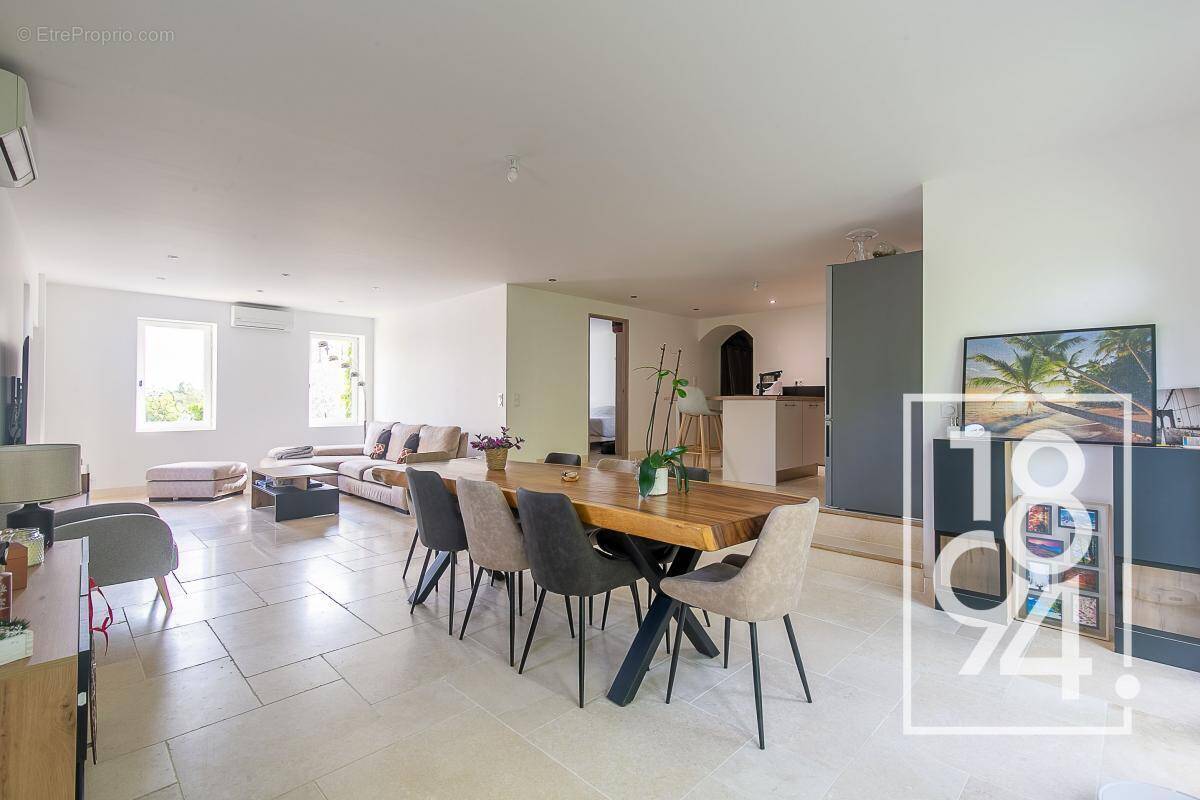 Appartement à LE PUY-SAINTE-REPARADE