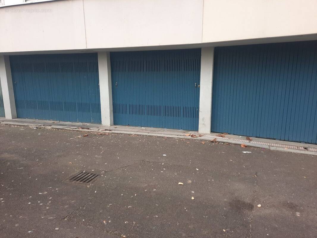 Parking à CHENOVE